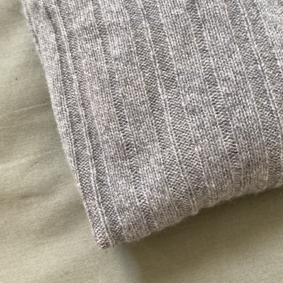 Reformation Cashmere Sweater - Picture 11 of 12